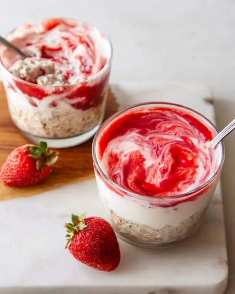 Strawberries & Cream Overnight Oats Recipe