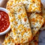 The Easiest Garlic Cheese Bread Recipe