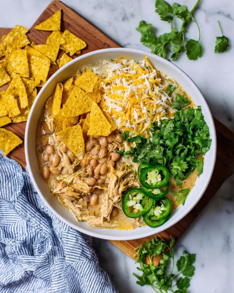 Crockpot White Chicken Chili with Cream Cheese and Green Salsa Verde Recipe