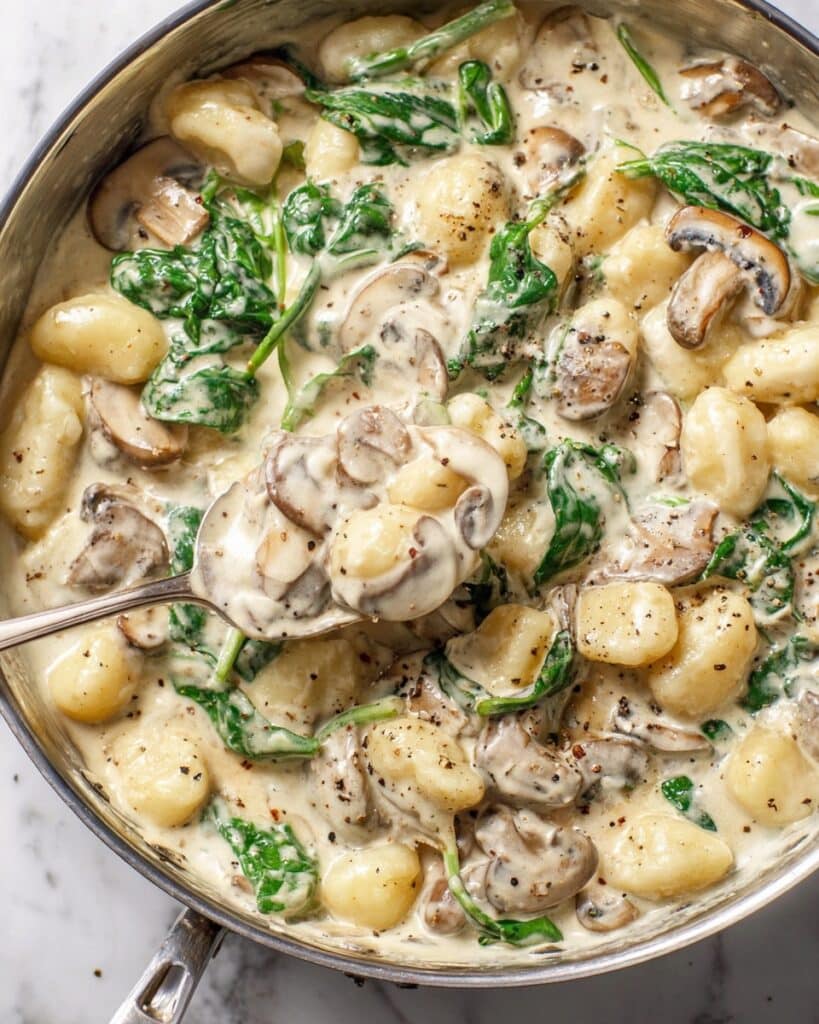 Creamy Mushroom and Spinach Gnocchi Recipe